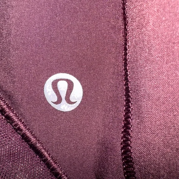 Lululemon Hotty Hot 2.5” Shorts - Picture 12 of 12